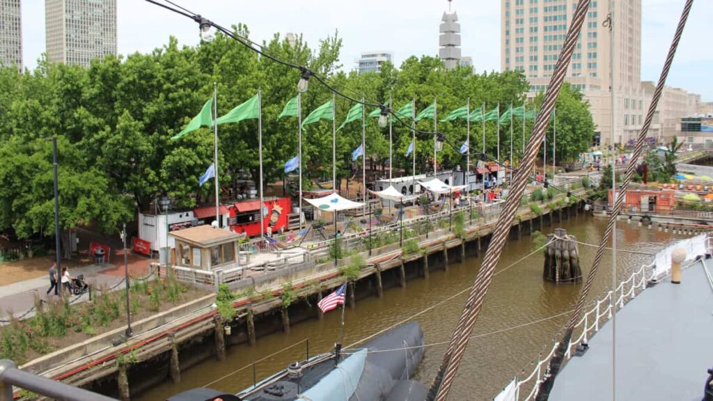 looking towards Spruce Street Harbor Park